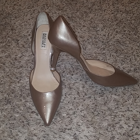 Shoes - Badgley Mischka studded heel